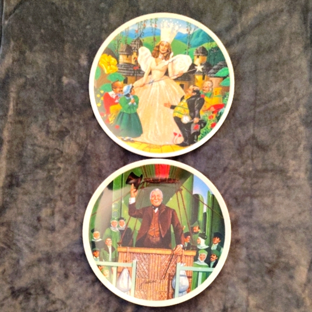 🪄 2 Wizard Of Oz Collector Plates. Glinda and The Wizard. 8.5"